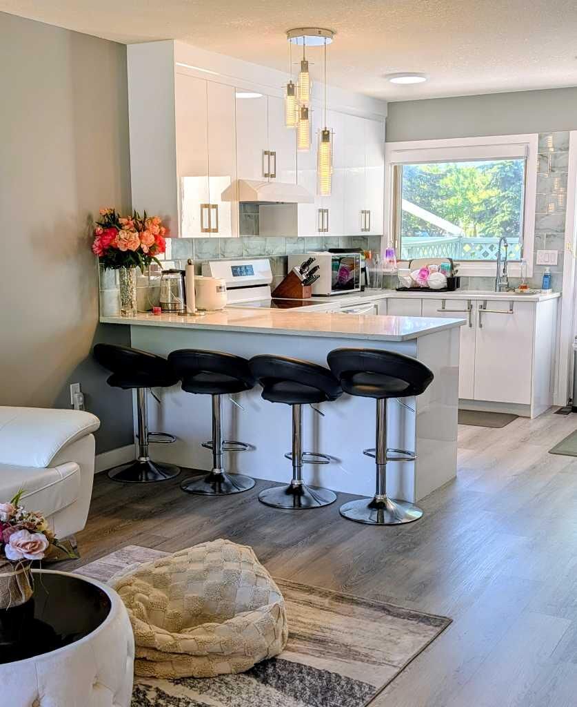 Property Photo: 2851 Dovely Park SE AB T2B 3G9