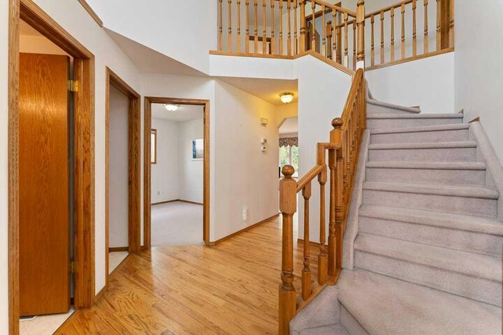 Property Photo:  62 Edgebrook Heights NW  AB T3A 5M5 