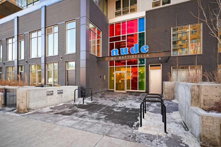 Property Photo: 1319 14 Avenue SW 203 AB T3C 0W3