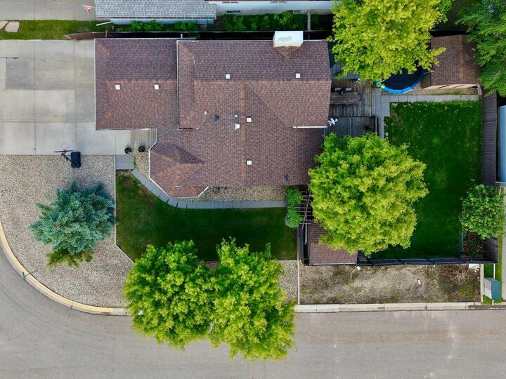 Property Photo: 8101 103 Avenue AB T8S 1M9
