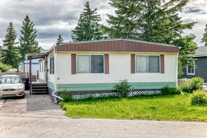 Property Photo:  3223 83 Street NW 15  AB T3B 6J4 