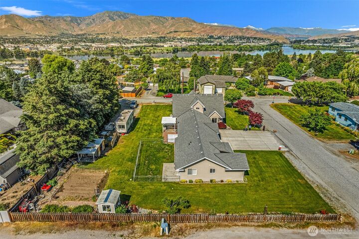 Property Photo: 42 Hadley Street NW WA 98802