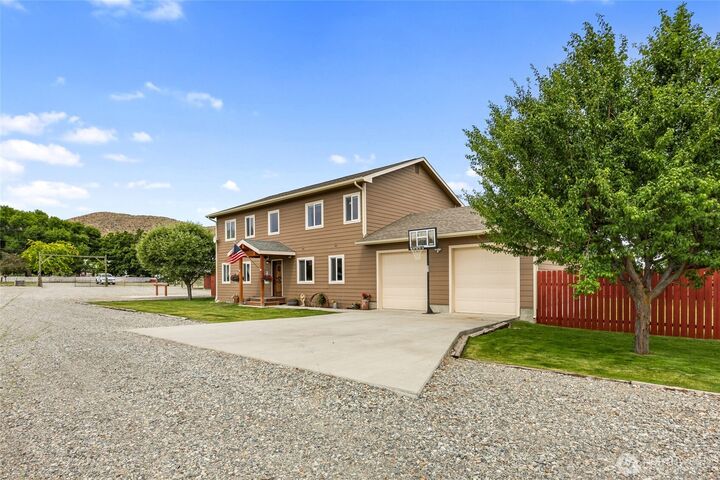 Property Photo: 12 S Kirkpatrick Road WA 98841
