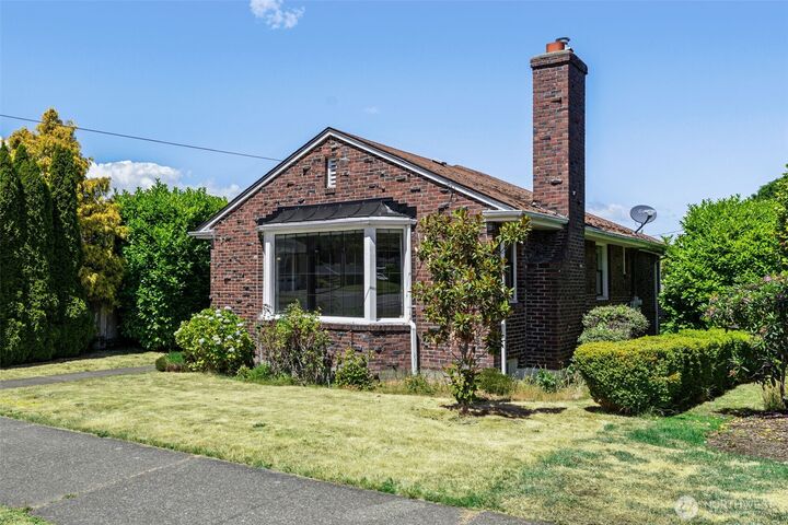 Property Photo: 1119 N Tacoma Avenue WA 98403