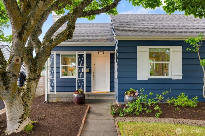 Property Photo:  4116 SW Ida Street  WA 98136 