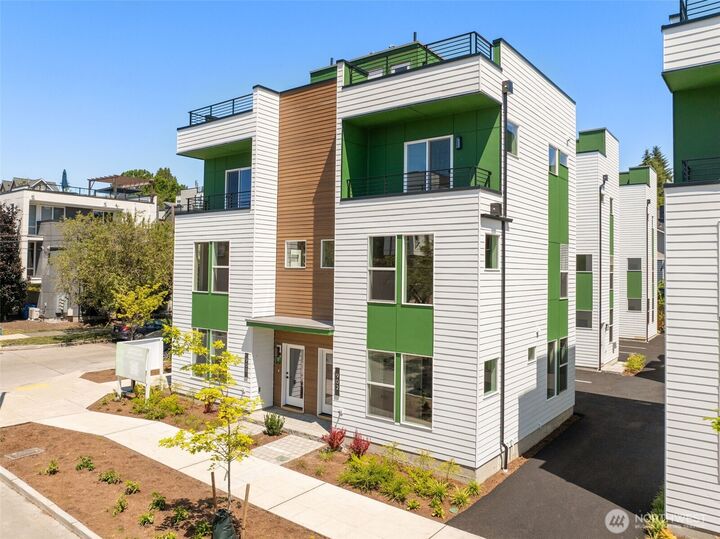 Property Photo:  2805 S Charles Street S  WA 98144 