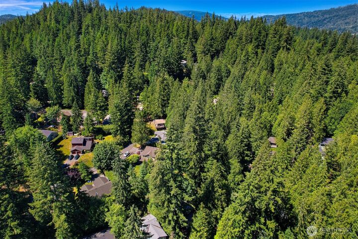 Property Photo:  10  Austin Creek Lane  WA 98229 