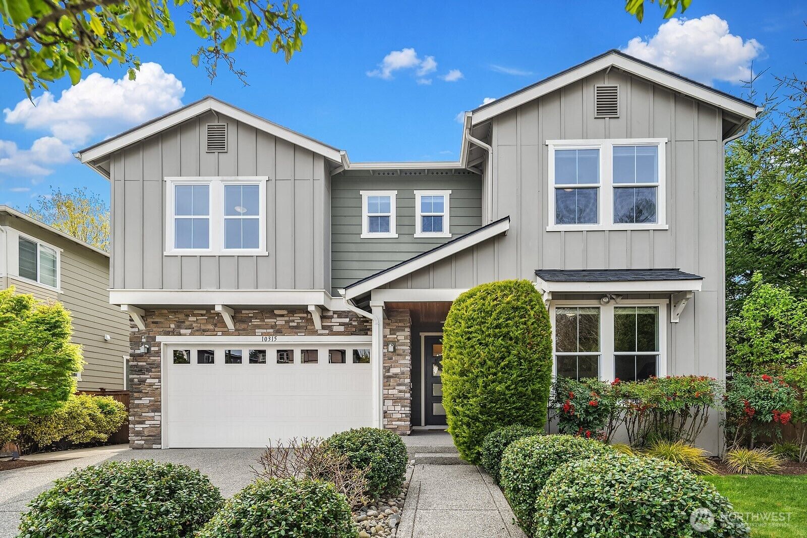 Property Photo:  10315  134th Place NE  WA 98033 