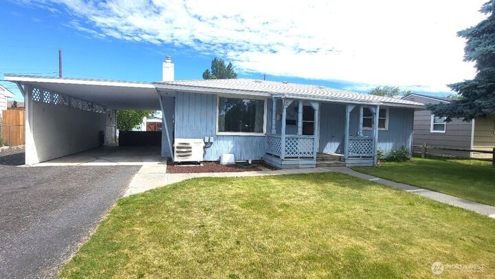 Property Photo:  268  Park Pl  WA 98823 