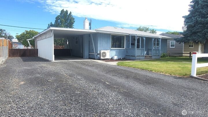 Property Photo: 268 Park Pl SE WA 98823