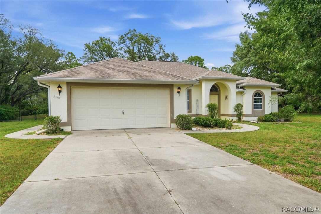 Property Photo: 2340 W Tall Oaks Drive FL 34465