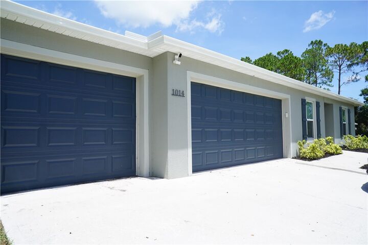 Property Photo: 1014 Hammacher Avenue SW FL 32908