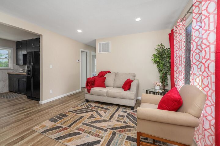 Property Photo:  542 W Sunrise Dr  KS 67217 
