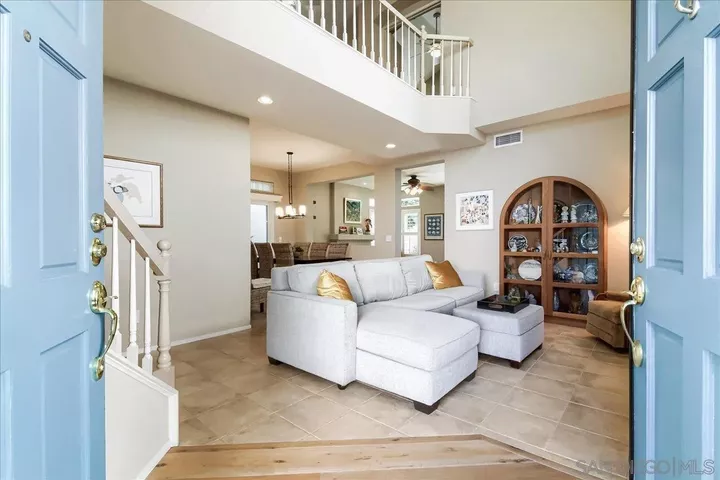 Property Photo:  11071 Corte Playa Merida  CA 92124 