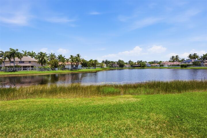 Property Photo: 2048 Quail Roost Dr FL 33327