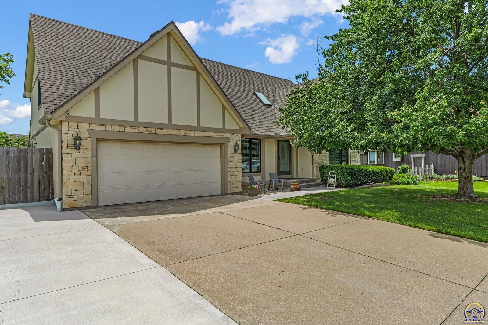 Property Photo:  2531 SW Pepperwood Ct  KS 66614 