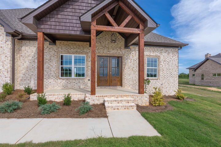 Property Photo:  261 Hummingbird Way  AL 35645 