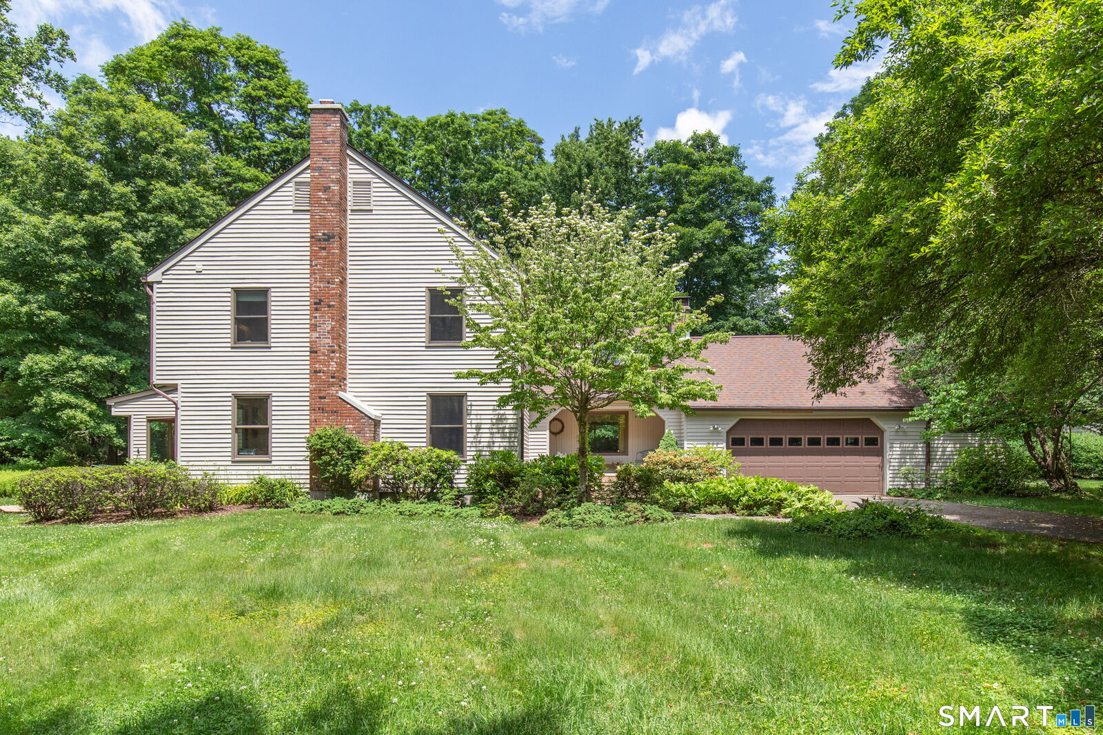 Property Photo:  572 Amity Road  CT 06525 
