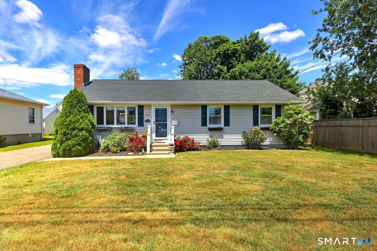 Property Photo:  206 Ocean Avenue  CT 06615 
