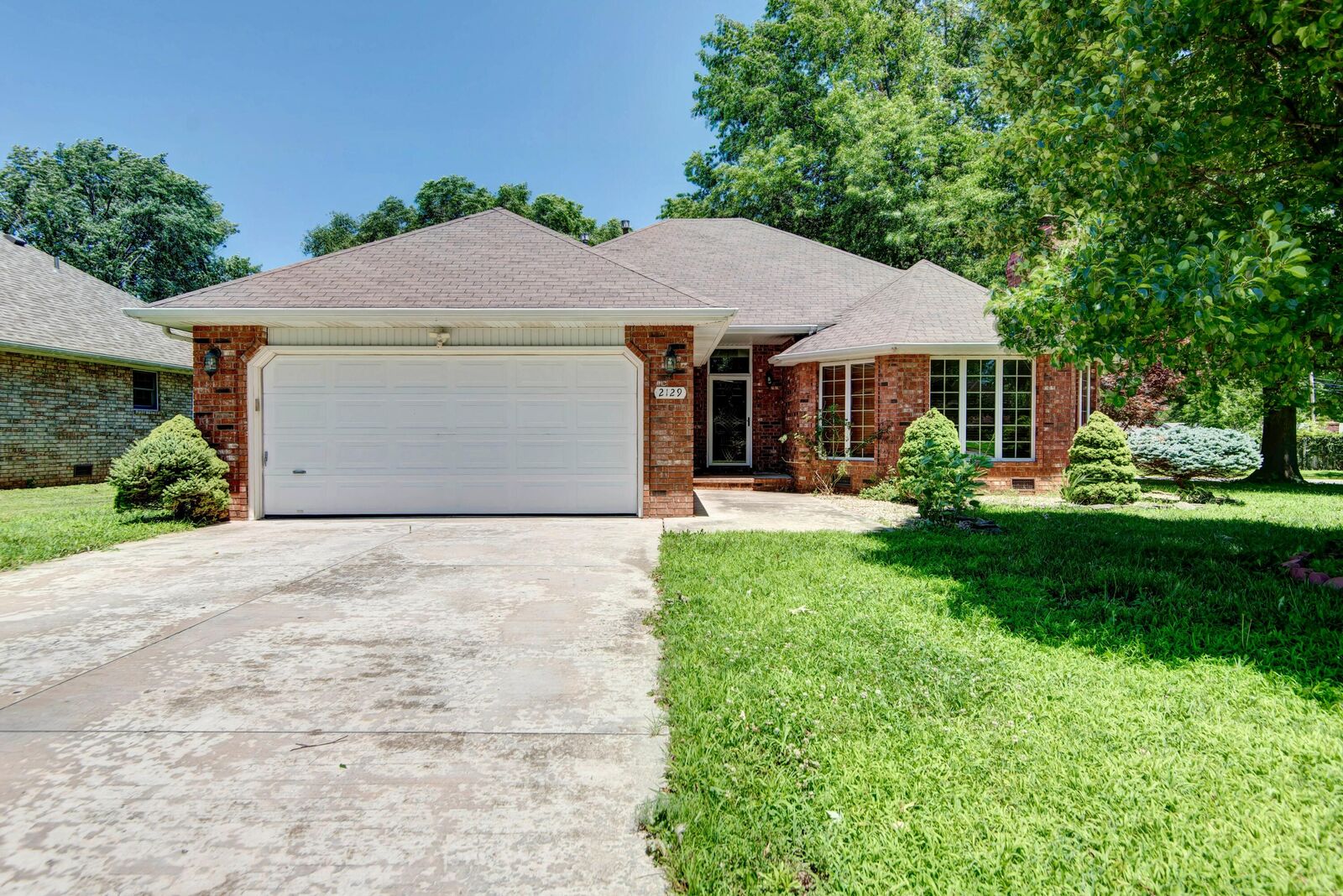 Property Photo:  2129 E Cherryvale Street  MO 65804 