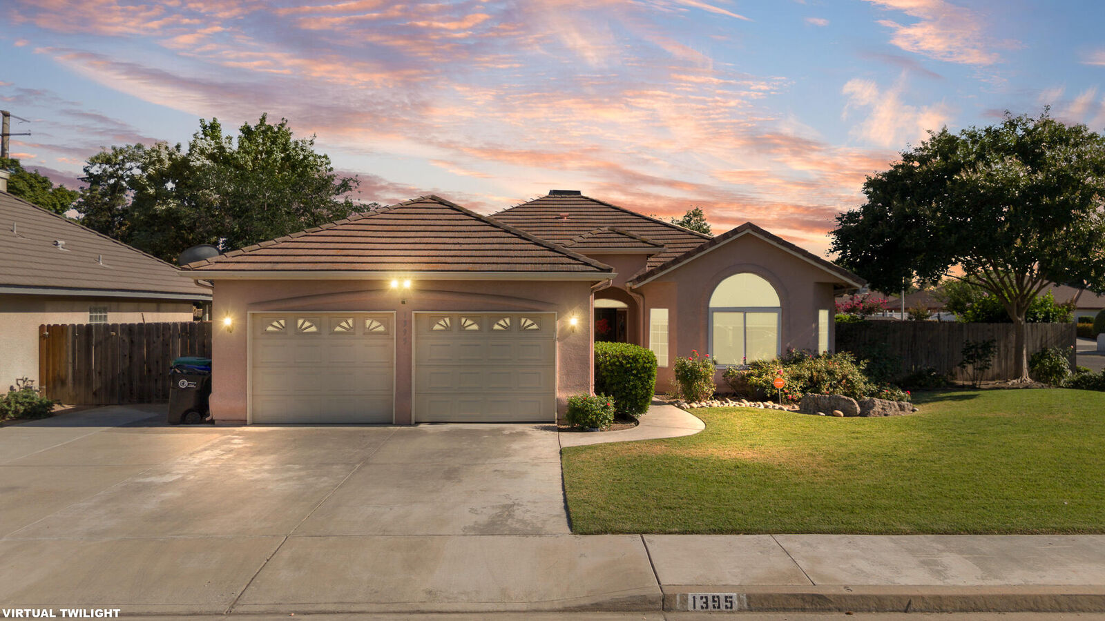 Property Photo: 1395 W La Vida Lane CA 93257
