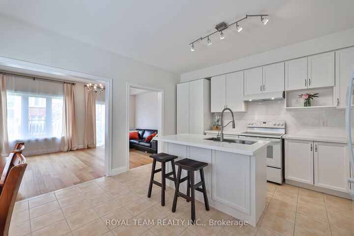 Property Photo: 12 Spring Arbour Road ON L4J 0B7