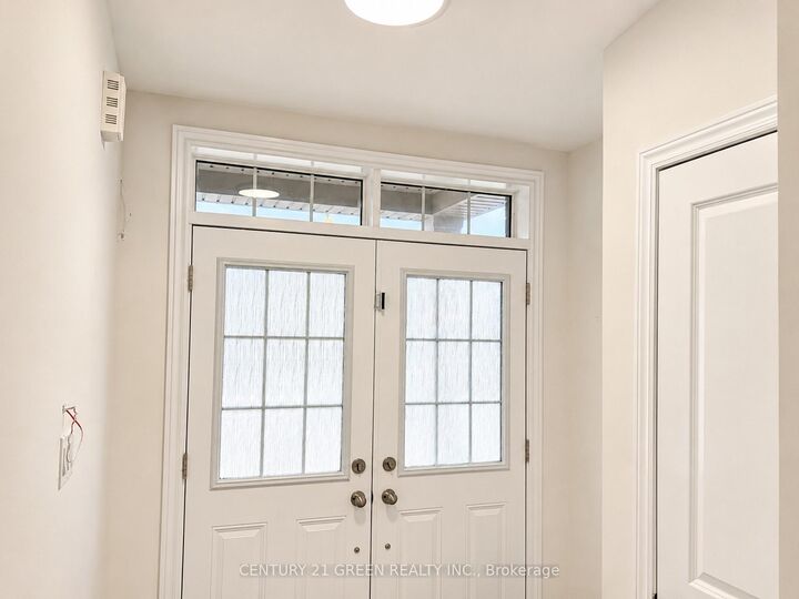 Property Photo:  41 Durham Avenue  ON L9J 0W7 