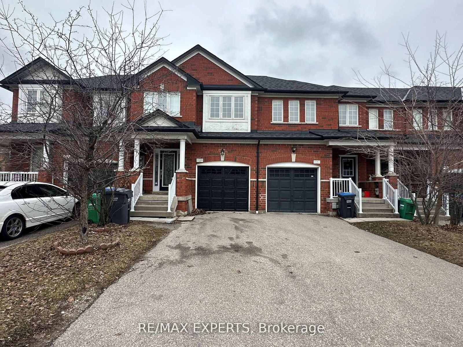 Property Photo: 3769 Nightstar Drive ON L5M 8A5