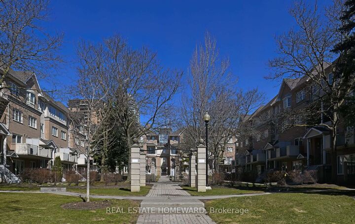 Property Photo:  88 Grandview Way 916  ON M2N 6V6 