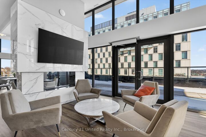 Property Photo:  80 Bond Street E 816  ON L1G 0E6 