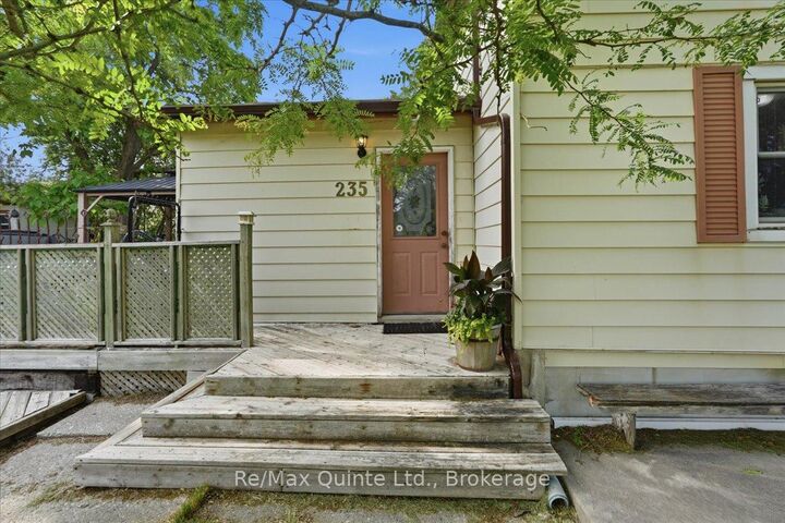 235 Pine Street — photo 1