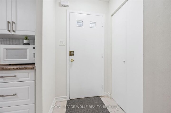 Property Photo: 178 Westcourt Place ON N2L 2R7