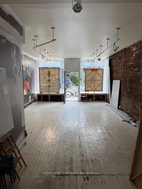 Property Photo: 1052 Bathurst Street ON M5R 3G7