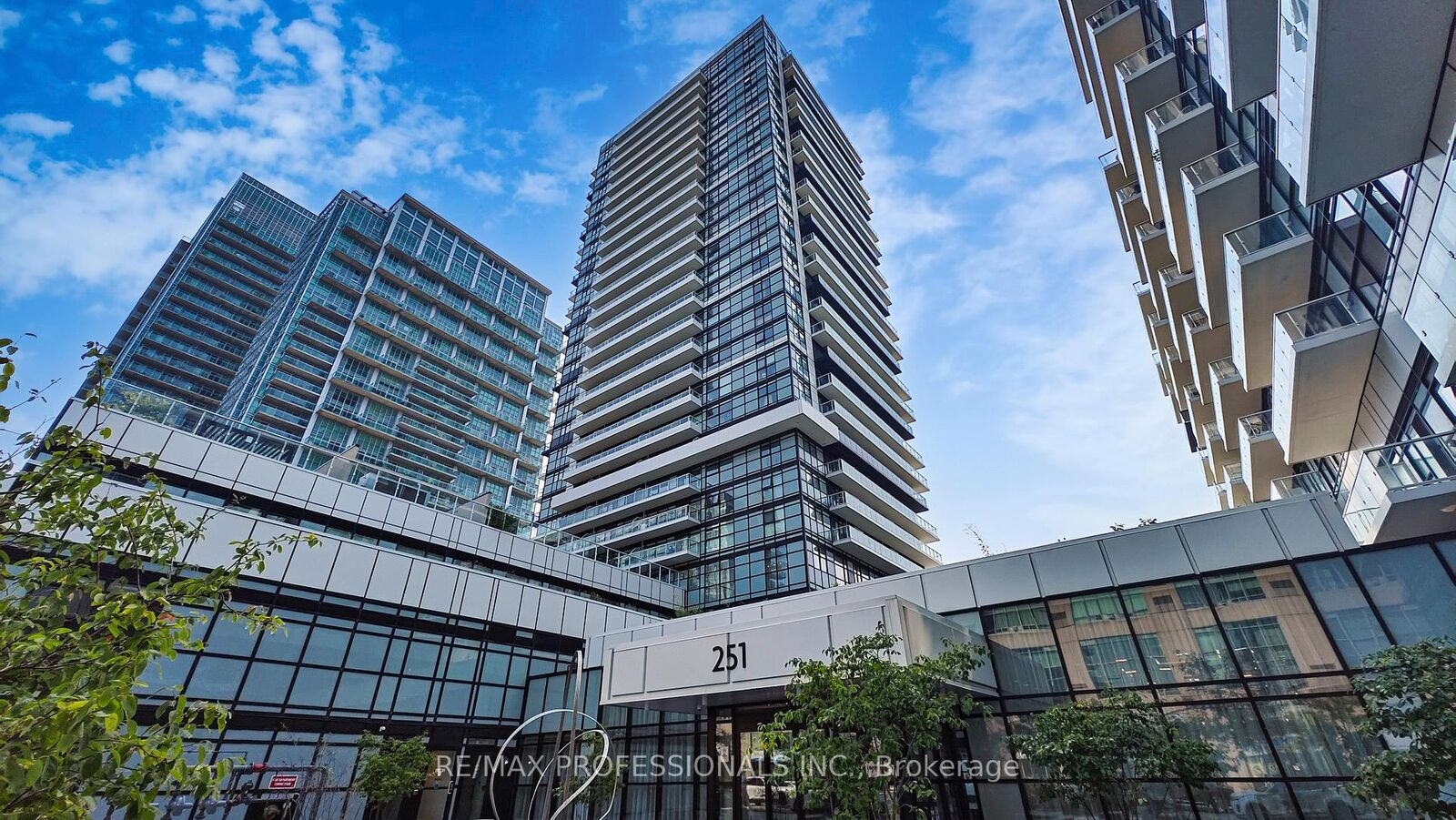 Property Photo: 251 Manitoba Street 504 ON M8Y 0C7