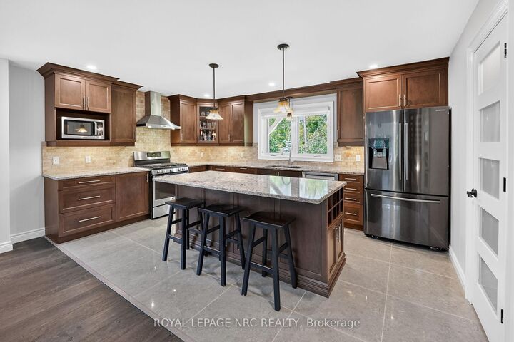 Property Photo: 3063 Ninth Street ON L2R 6P7