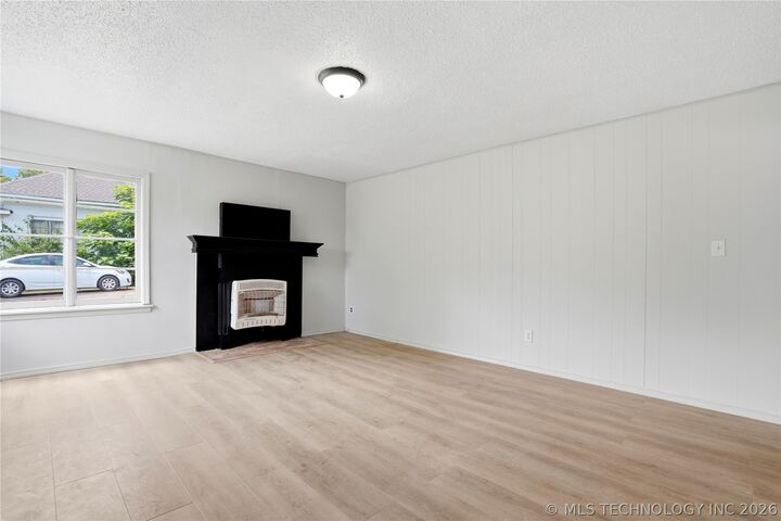 Property Photo:  2100 Garland Street  OK 74401 