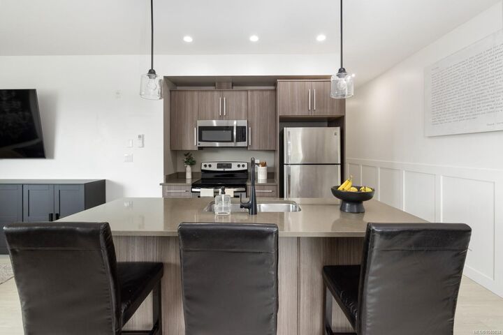 Property Photo: 15 Canada Ave #206 BC V9L 1T3