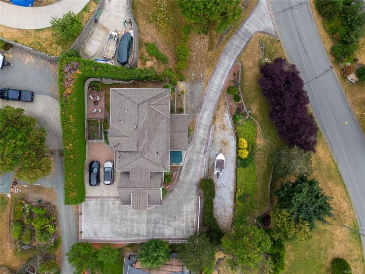 Property Photo:  1142 Kathleen Dr  BC V9L 5S4 
