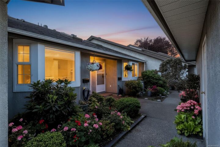 2070 Amelia Ave #24 — photo 1