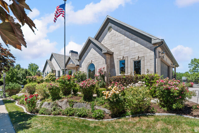Property Photo:  1242 N 640 W  UT 84087 