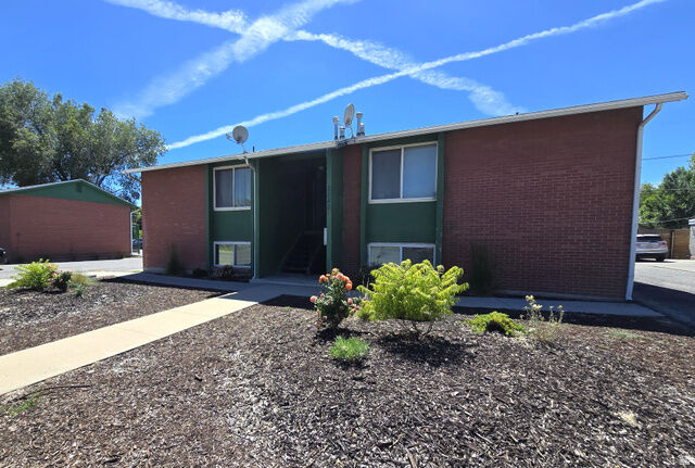 Property Photo: 2540 S 700 E UT 84106