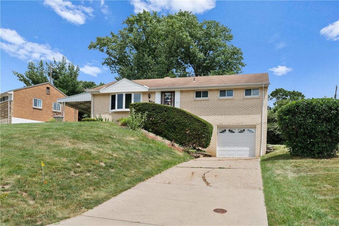 Property Photo:  319 Saratoga Dr  PA 15236 