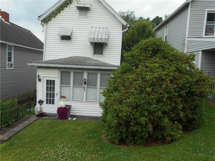 Property Photo:  612 Harrison Ave  PA 15675 