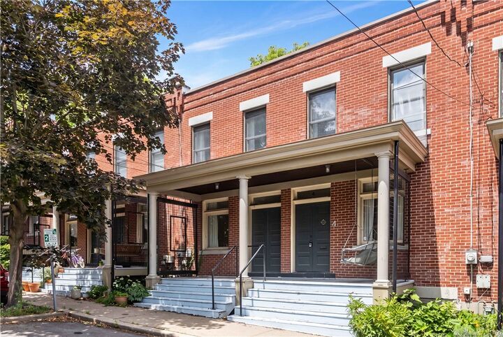 Property Photo:  4 Clarendon Pl  PA 15206 