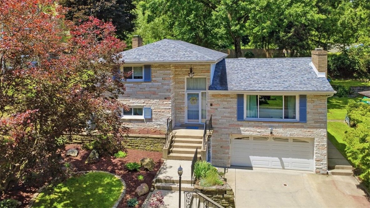 Property Photo:  6725 Verona Rd  PA 15147 