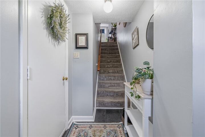Property Photo:  545 Winesap Ct  PA 15017 