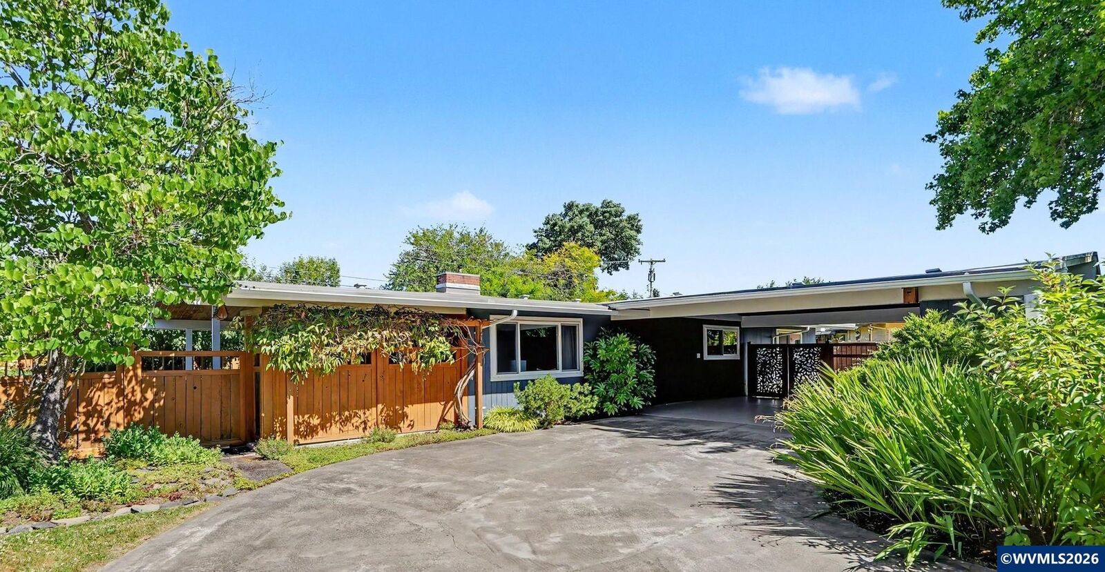 Property Photo:  1705 NW Menlo Dr  OR 97330 