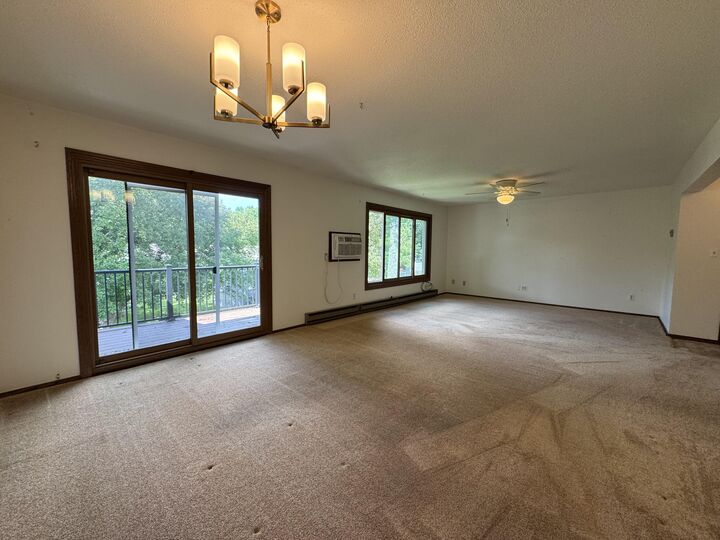 Property Photo: 723 NE 15th Avenue 11 SD 57401