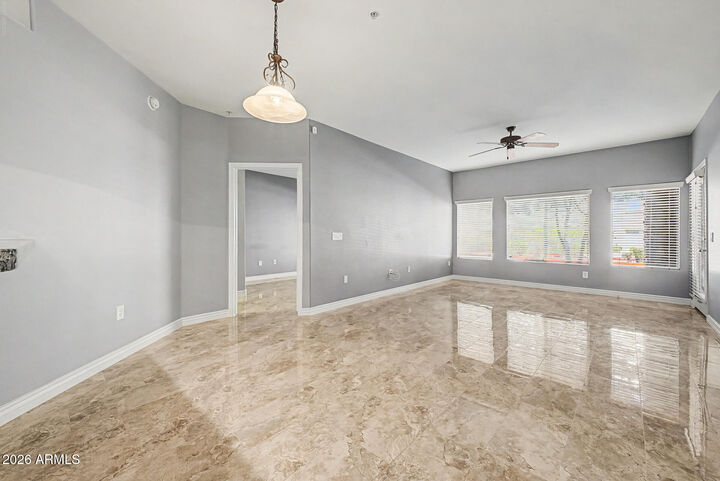 Property Photo:  5450 E Deer Valley Drive 1006  AZ 85054 