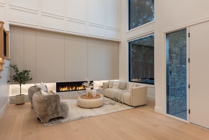 Property Photo: 805 Prospect Street BC V3J 6E8